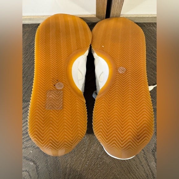 Tory Burch Hank Sneaker. Size 7.5 M. Snow White/Beige. Like New - Picture 5 of 8